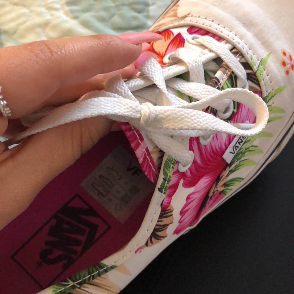 vans - Picture 4 of 4